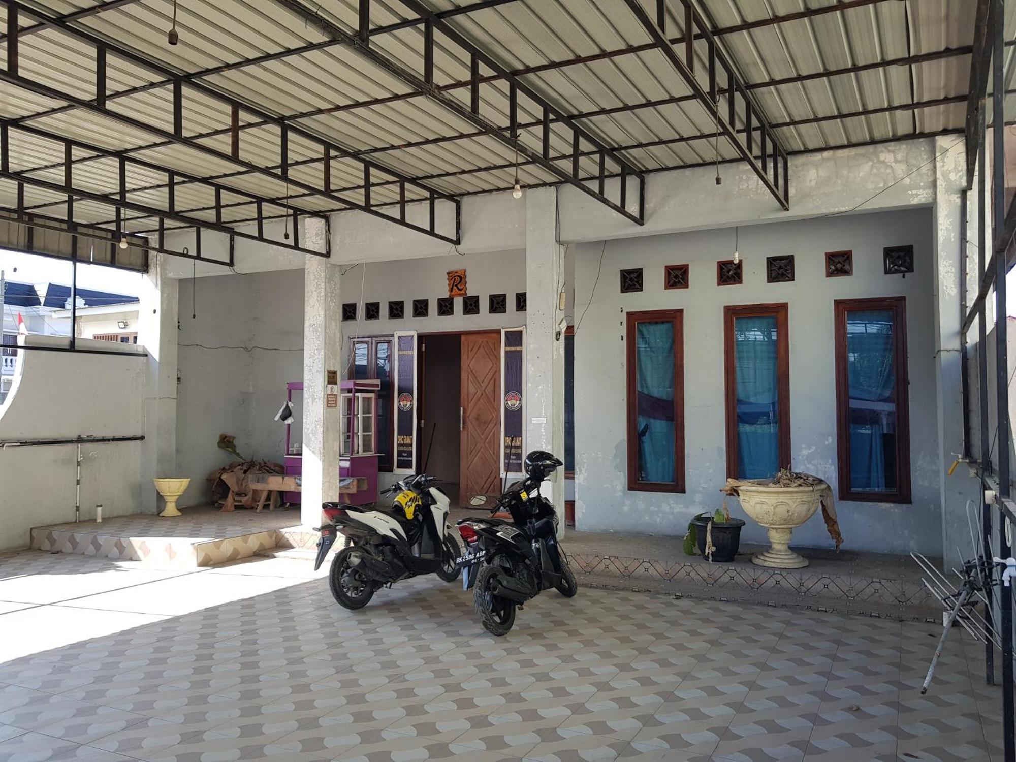 Oyo 93162 Cempaka Syariah Hotell Medan Eksteriør bilde